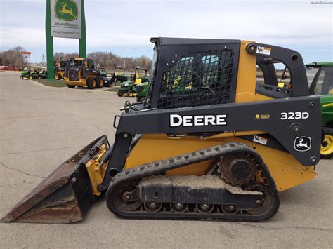 john deere 323d skid steer tracks|john deere 323d hydraulic fluid.